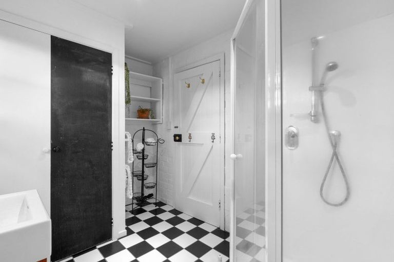 Photo of property in 10 Maire Street, Eastbourne, Lower Hutt, 5013