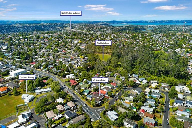 Photo of property in 45 Aldern Road, Massey, Auckland, 0614