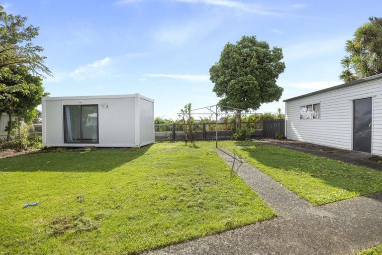 Photo of property in 6 Calgher Avenue, Waitara, 4320
