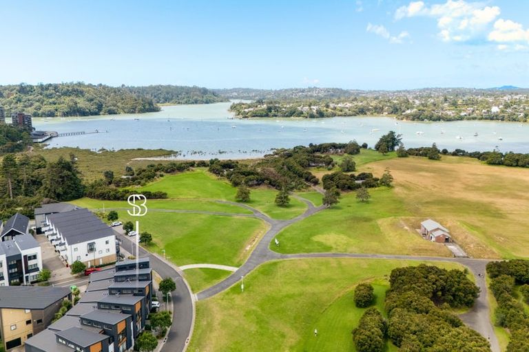 Photo of property in 16 Catalina Bay Drive, Hobsonville, Auckland, 0616