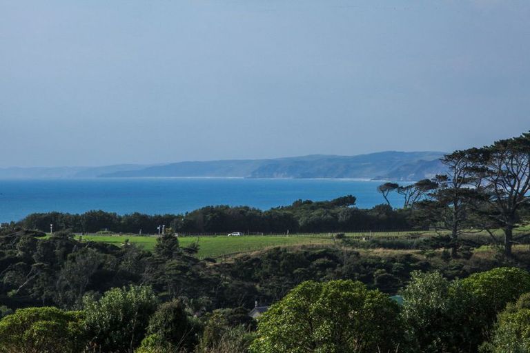 Photo of property in 65 Te Ahiawa Road, Raglan, 3297