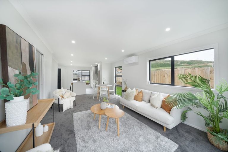 Photo of property in 142 Jamaica Drive, Grenada North, Wellington, 5028