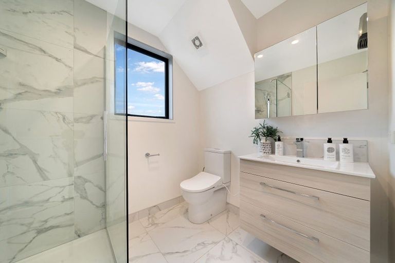 Photo of property in 3/137 View Road, Sunnyvale, Auckland, 0612