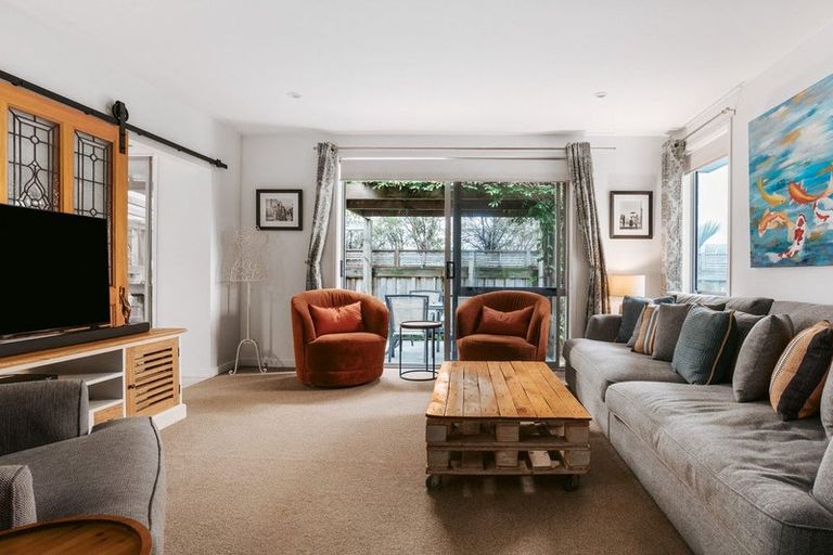 Photo of property in 3 Taioma Close, Papamoa, 3118