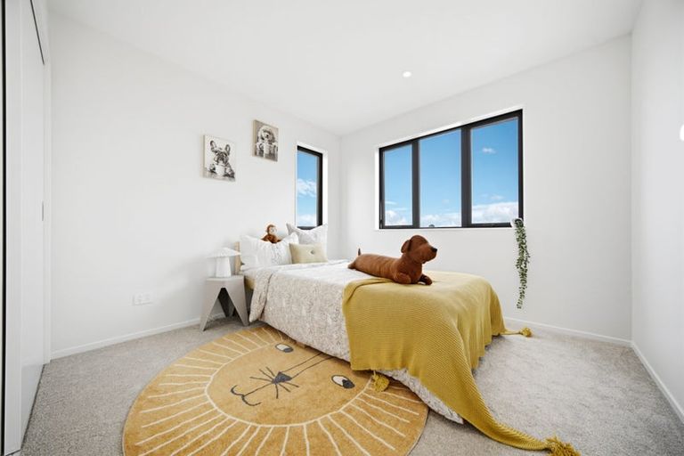 Photo of property in 6 Sails Road, Hobsonville, 0616