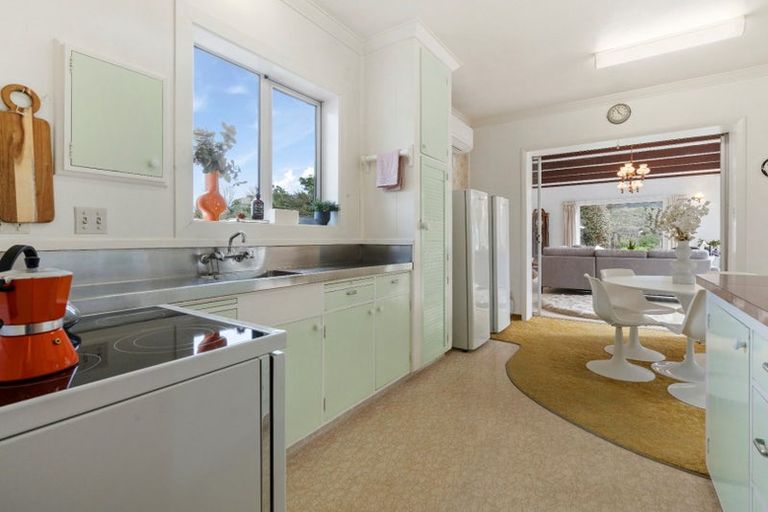 Photo of property in 39 Coates Street, Tawa, Wellington, 5028