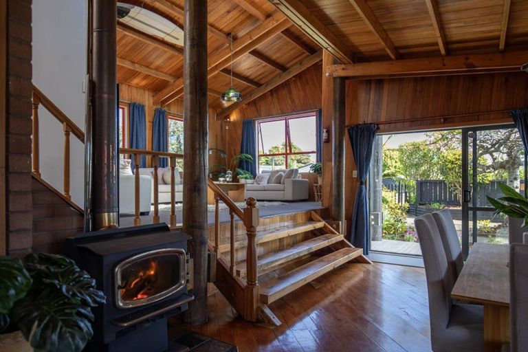 Photo of property in 1 Bay View Road, Raglan, 3225