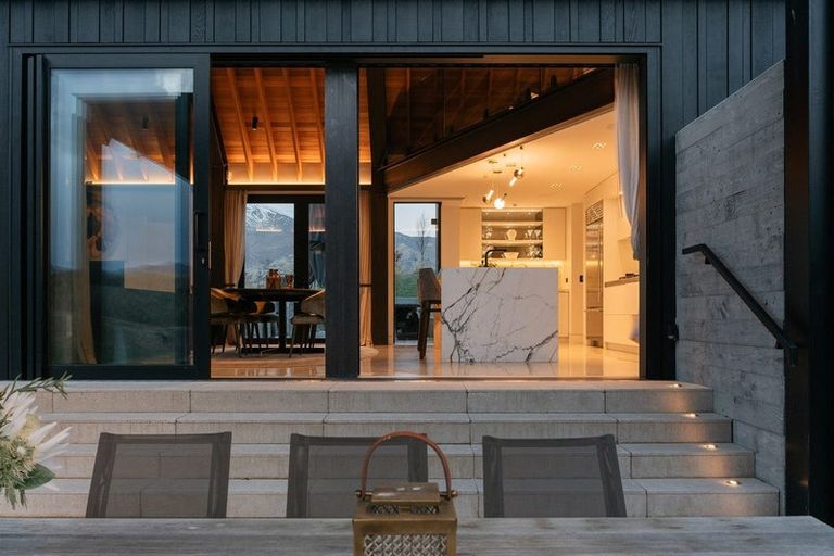 Photo of property in 6 Bendemeer Lane, Lake Hayes, Queenstown, 9371