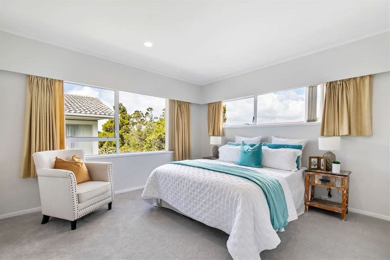 Photo of property in 33 Agincourt Street, Glenfield, Auckland, 0629