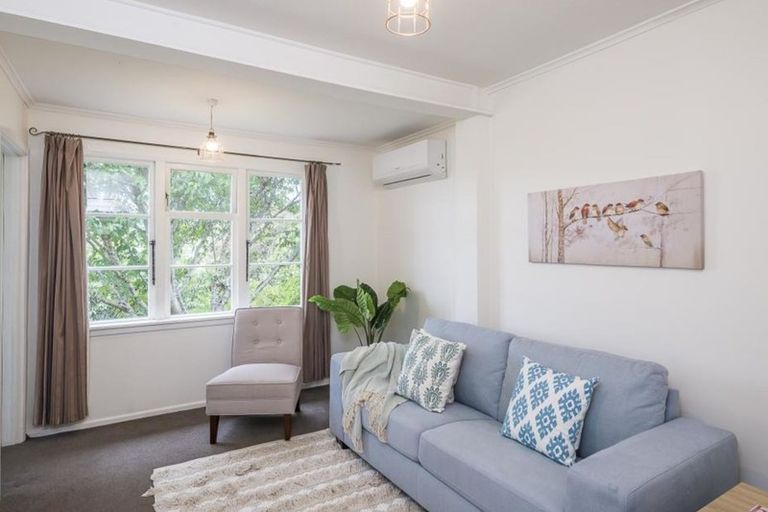 Photo of property in 51 Renown Road, Raumati South, Paraparaumu, 5032