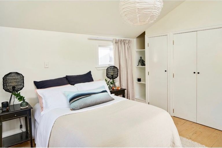 Photo of property in 45 Pukatea Street, Eastbourne, Lower Hutt, 5013