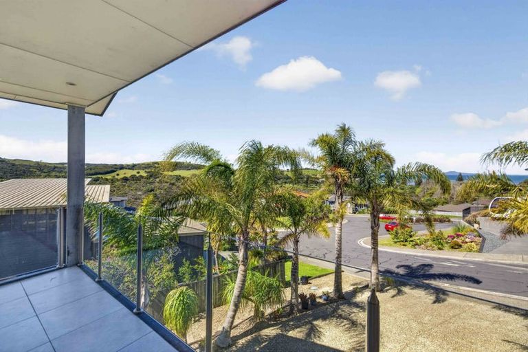 Photo of property in 21 Kotanui Avenue, Army Bay, Whangaparaoa, 0930
