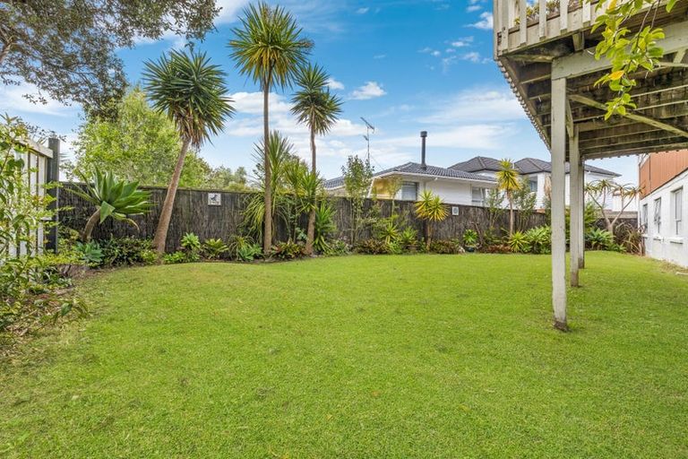 Photo of property in 12 Finlow Drive, Te Atatu South, Auckland, 0610