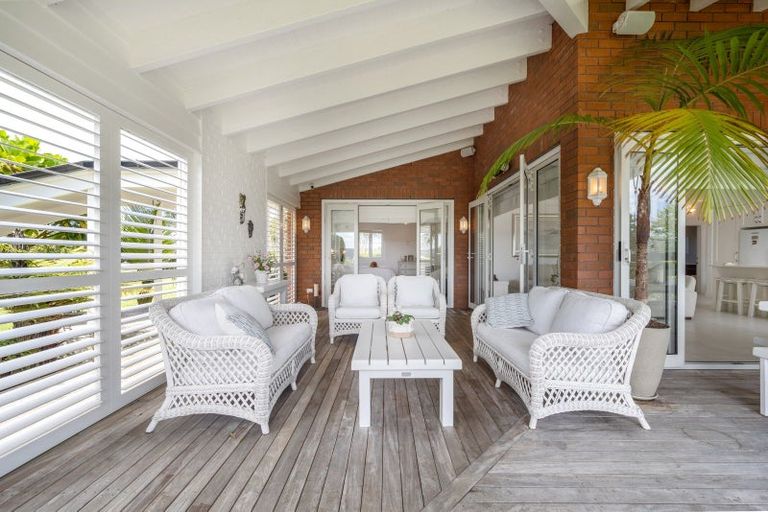 Photo of property in 287 Clifton Road, Whitford, Howick, 2571