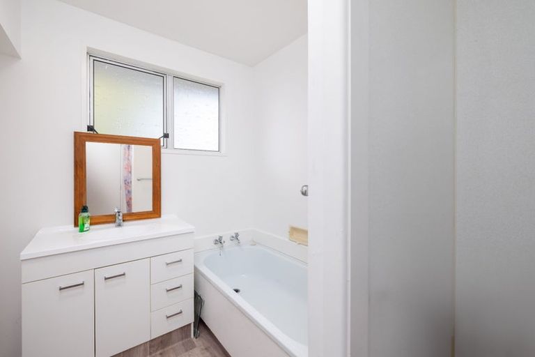 Photo of property in 2/9 Bonar Place, Woolston, Christchurch, 8062