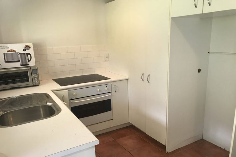 Photo of property in 2 Horizon Way, West Harbour, Auckland, 0618