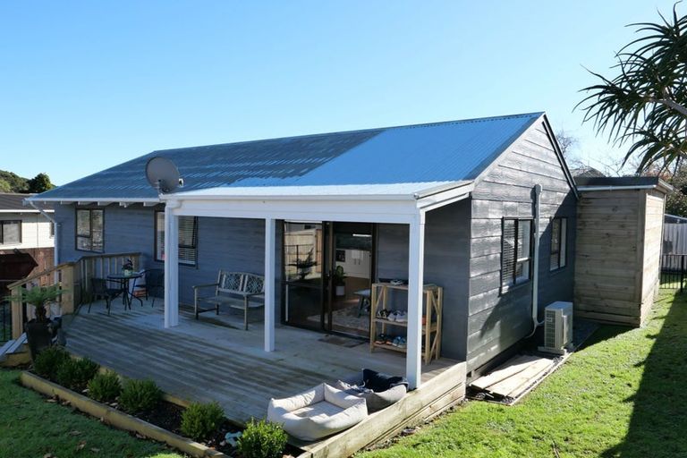 Photo of property in 4 Hookway Grove, Paraparaumu, 5032