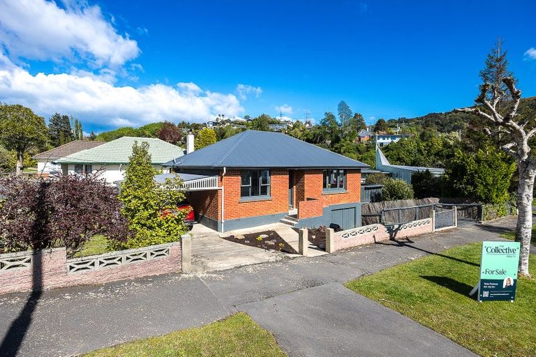 Photo of property in 1 Centennial Avenue, Helensburgh, Dunedin, 9010