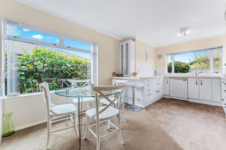 Photo of property in 28 Dan Tori Place, Orewa, 0931
