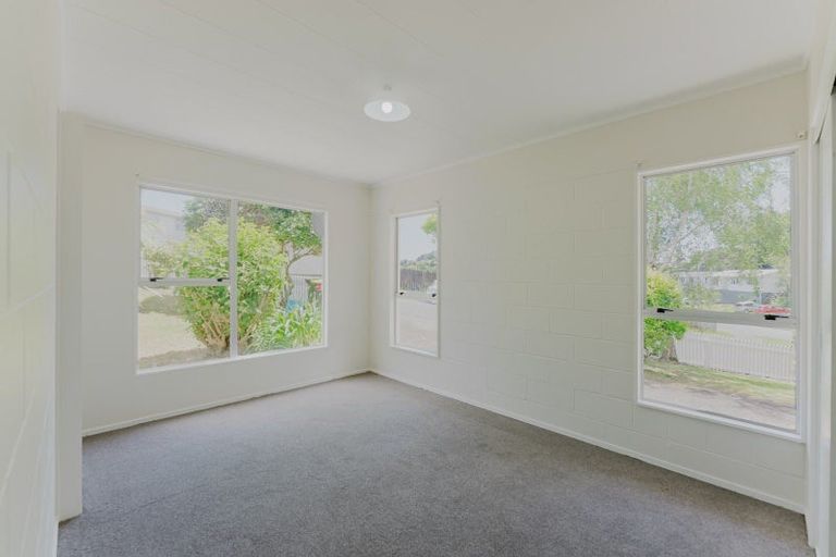 Photo of property in 50 Trelawney Crescent, Westown, New Plymouth, 4310