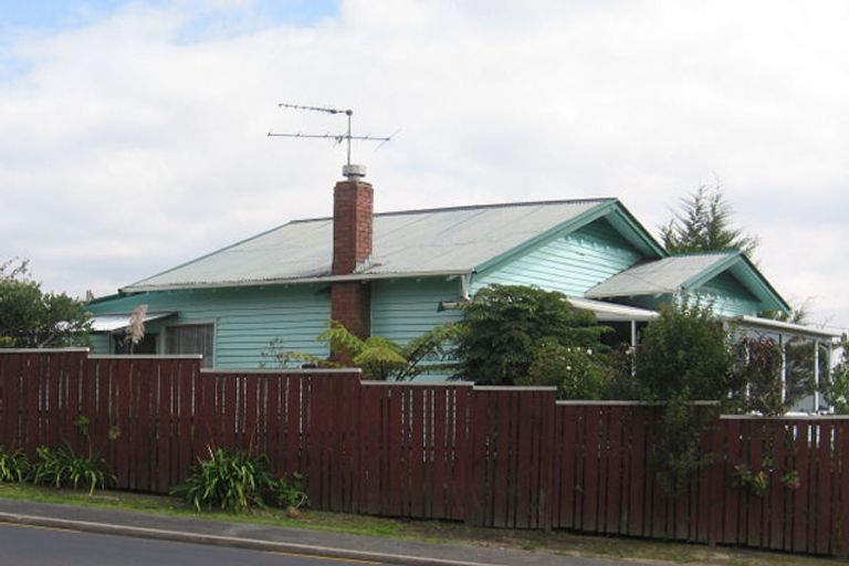 Photo of property in 41 Highbury Bypass, Birkenhead, Auckland, 0626