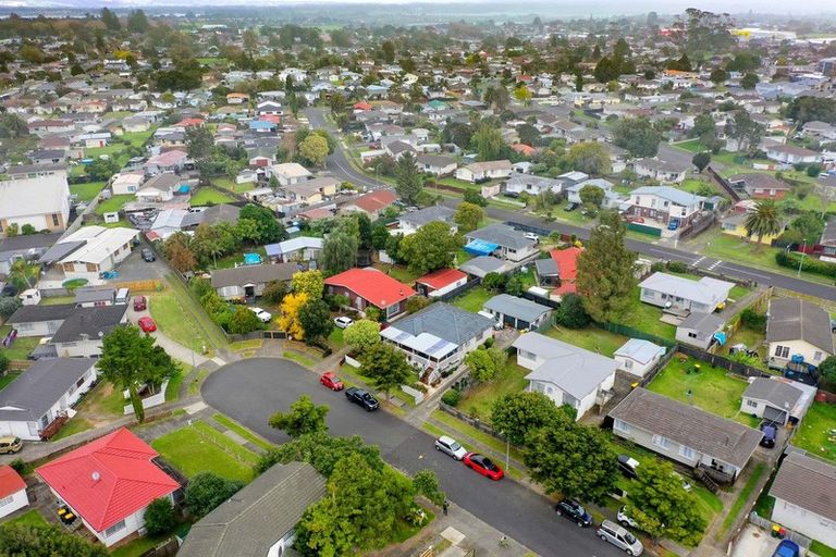 Photo of property in 15 Carbery Place, Manurewa, Auckland, 2102