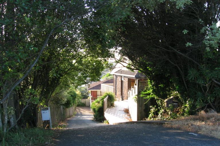 Photo of property in 2/683 East Coast Road, Browns Bay, Auckland, 0630