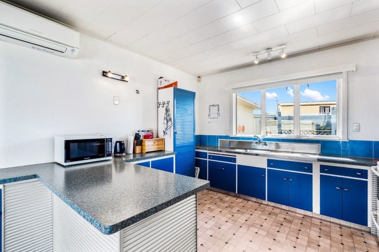 Photo of property in 1202a Heretaunga Street East, Parkvale, Hastings, 4122