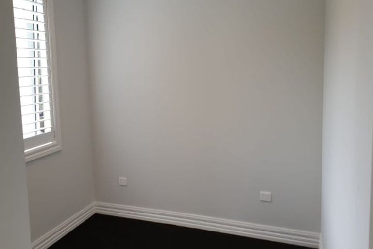 Photo of property in 53a Tauhinu Road, Miramar, Wellington, 6022