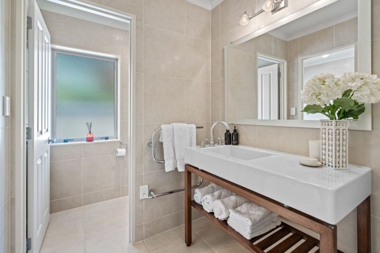 Photo of property in 1 Catherin Servant Close, Maunu, Whangarei, 0110