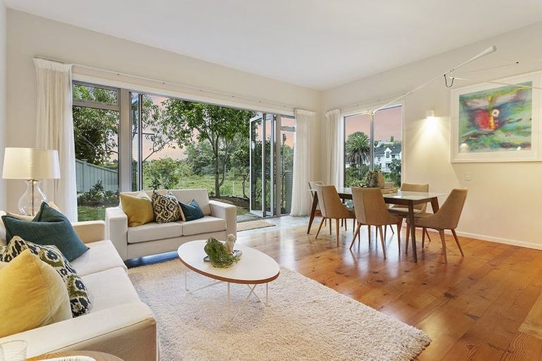 Photo of property in 42 Harley Close, Hauraki, Auckland, 0622