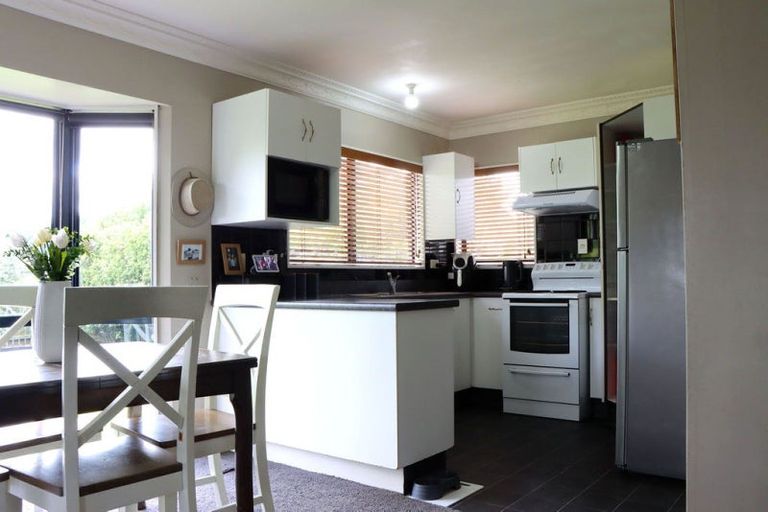 Photo of property in 48 Newton Place, Westbrook, Palmerston North, 4412