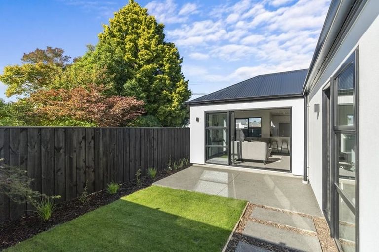 Photo of property in 26a Middlepark Road, Sockburn, Christchurch, 8042