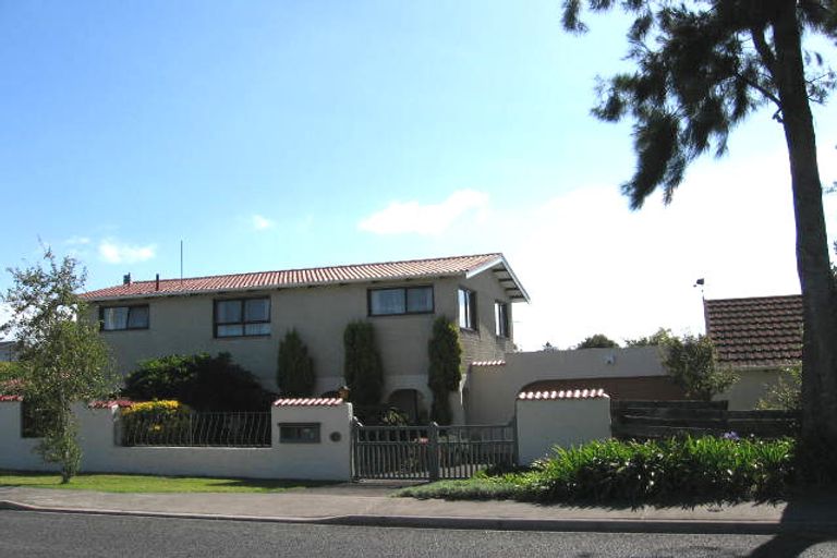 Photo of property in 7 Law Street, Torbay, Auckland, 0630