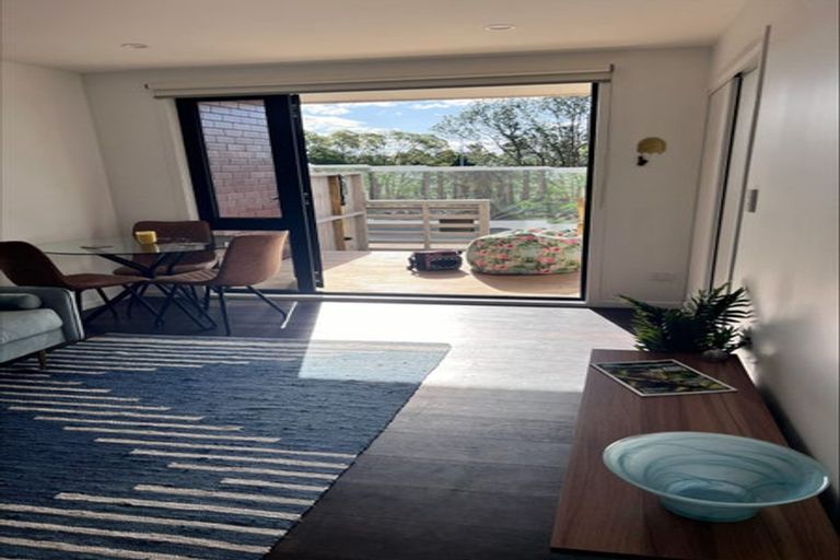 Photo of property in 49 Te Puketoka Lane, Mangere, Auckland, 2022