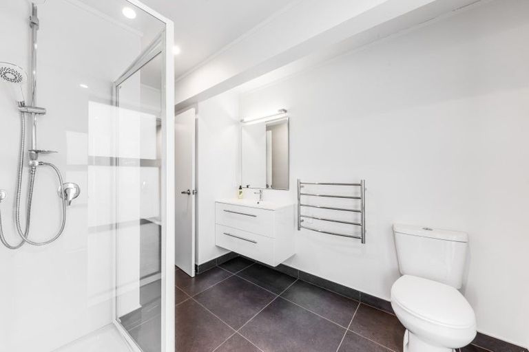 Photo of property in 184b Whangaparaoa Road, Red Beach, 0932