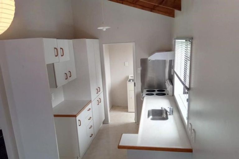 Photo of property in 2/388a West Coast Road, Glen Eden, Auckland, 0602