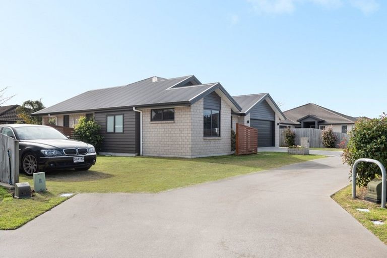 Photo of property in 17 Oakwood Way, Papamoa Beach, Papamoa, 3118