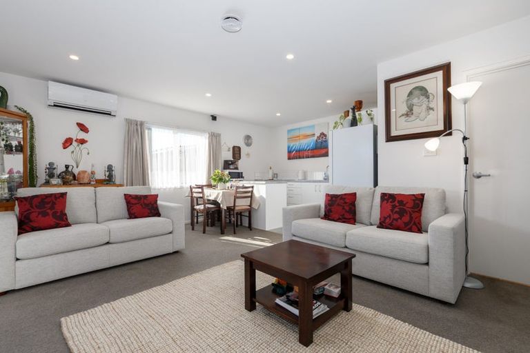 Photo of property in 11 Kamahi Crescent, Papamoa Beach, Papamoa, 3118