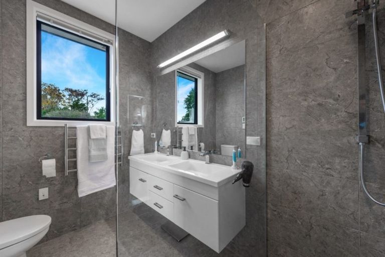 Photo of property in 7 Windleborn Road, Ngahinapouri, Hamilton, 3290