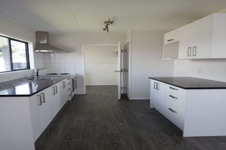 Photo of property in 2/12 Melleray Place, Randwick Park, Auckland, 2105