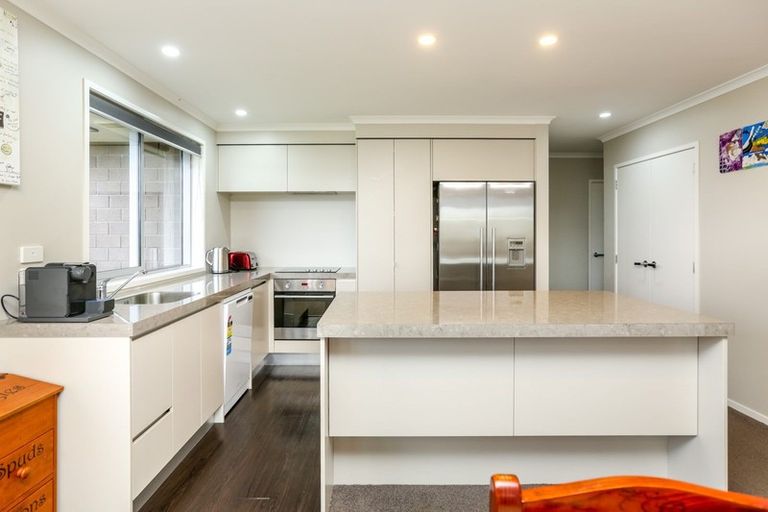 Photo of property in 37 Ainslee Street, Highlands Park, New Plymouth, 4312