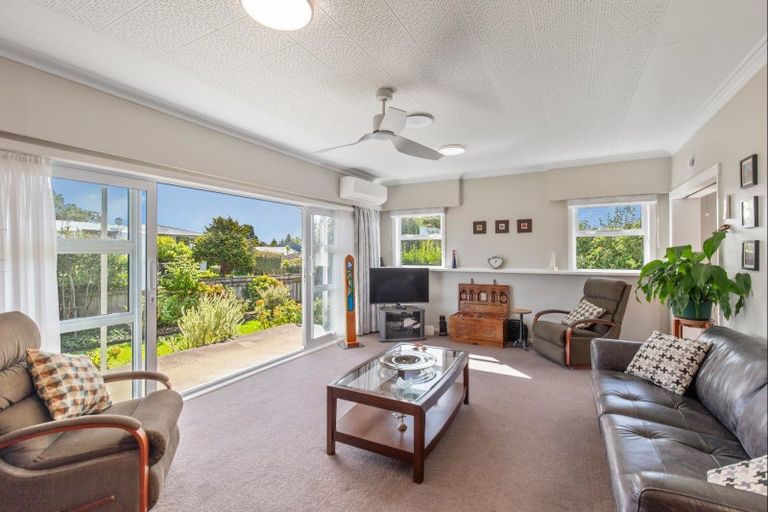 Photo of property in 12 Glen Street, Levin, 5510