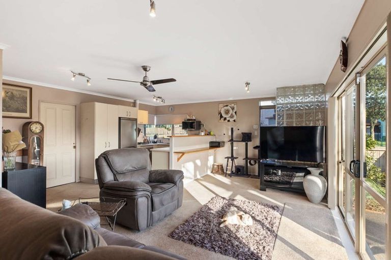 Photo of property in 54 Armada Drive, Ranui, Auckland, 0612