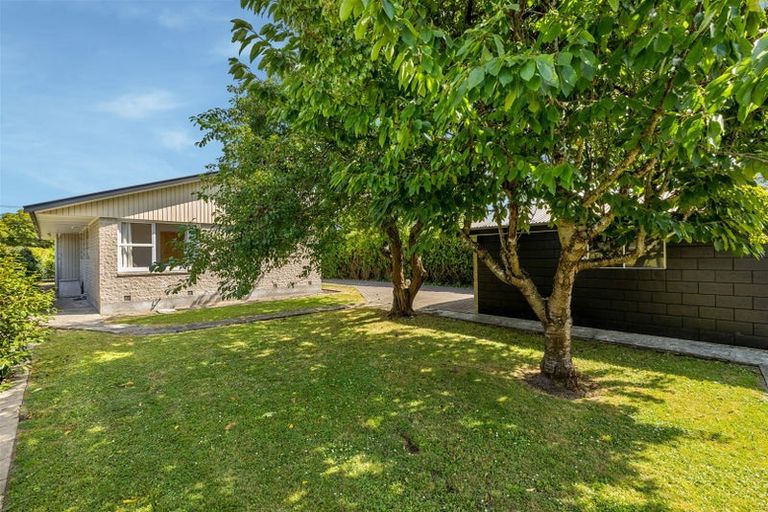 Photo of property in 11 Leacroft Street, Bishopdale, Christchurch, 8053