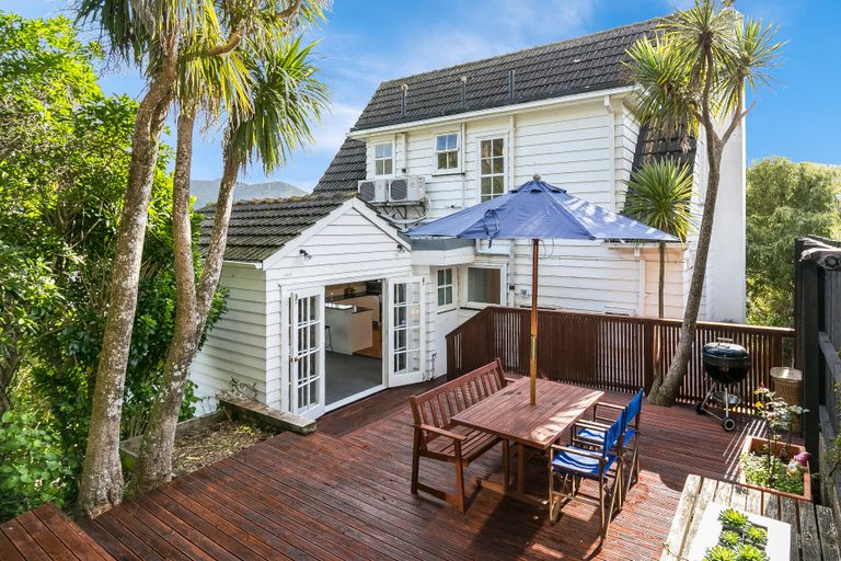 Photo of property in 14 Blakey Avenue, Karori, Wellington, 6012