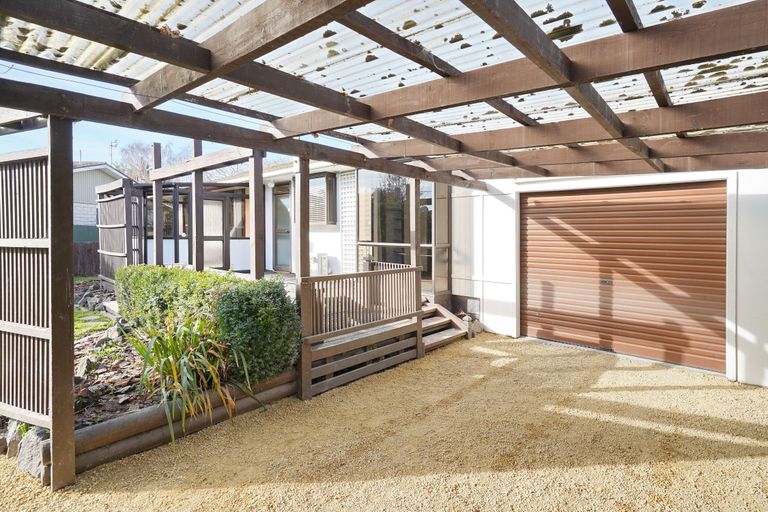 Photo of property in 49 Oldwood Street, Bishopdale, Christchurch, 8053