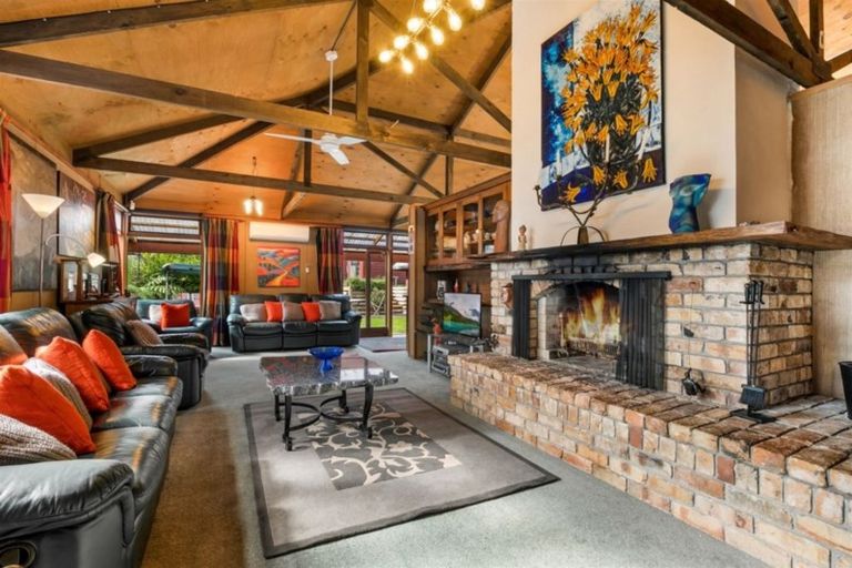 Photo of property in 118 Bethells Road, Waitakere, Henderson, 0781