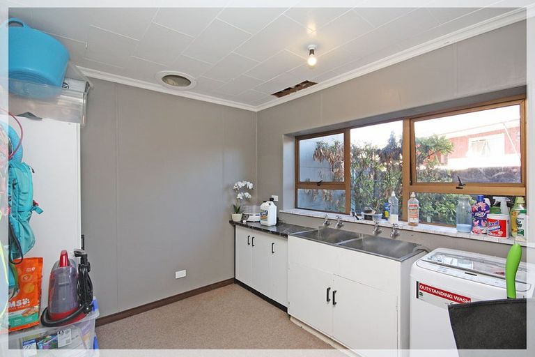 Photo of property in 30a Avenue Road, Foxton, 4814