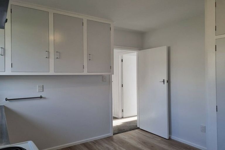 Photo of property in 2/98 Mathesons Road, Phillipstown, Christchurch, 8011